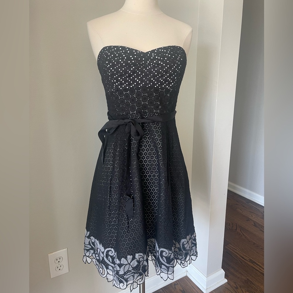 NWT BCBG floral lace fit flare eyelet black strapless dress 4